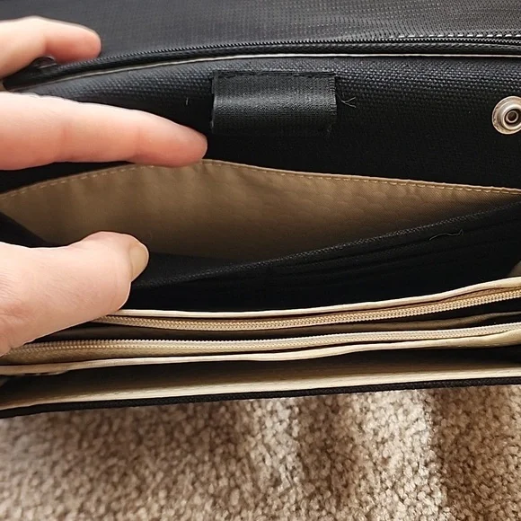 Sherpani Elements Collection Wristlet - Picture 11 of 16